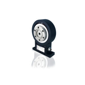 WVQ30B strain type flange torque sensor transmits non-contact signals and outputs standard analog digital signals. Flange type rolling torque sensor can be directly installed on the transmission On the device. The stator ring is fixed on the rotating rotor outer ring and is supported by the stator base. Sensor volume Dimensions, materials, measuring systems? The design of the port signal transmission is specially aimed at the harsh and complex working conditions of the engine test bed.